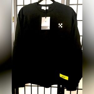 Takeon Black long sleeve sweatshirt Sz M